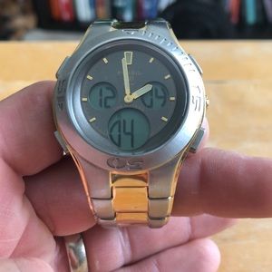 Men’s Fossil watch.